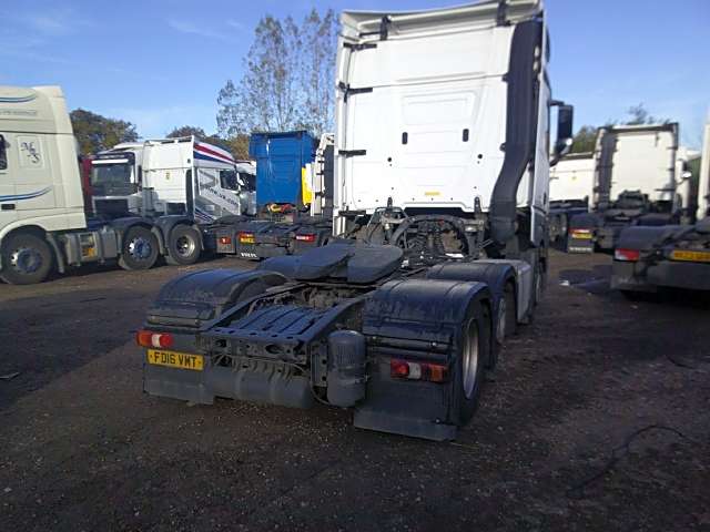 Mercedes Actros 2548