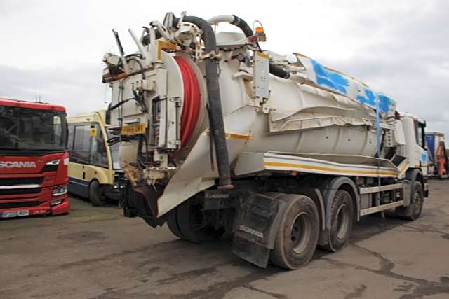 Scania P360 6x4 Tanker