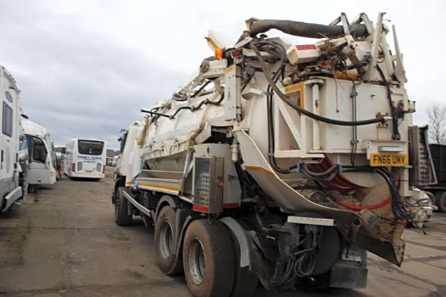 Scania P360 6x4 Tanker
