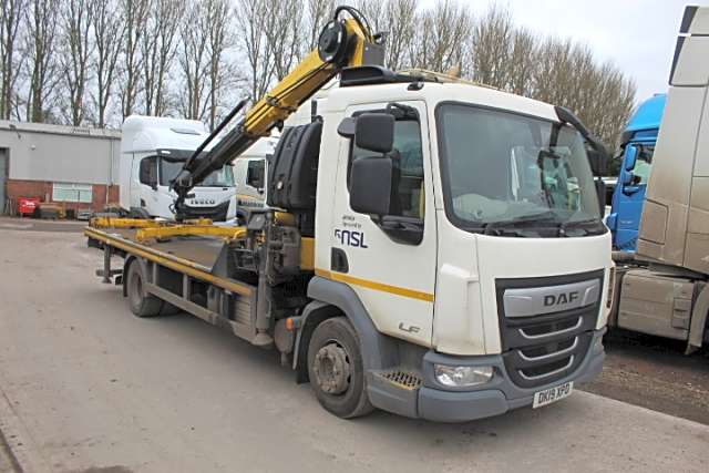 DAF LF 210 Hyva Crane