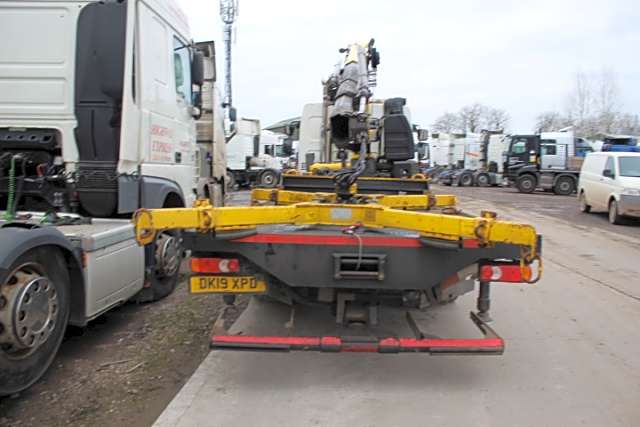DAF LF 210 Hyva Crane