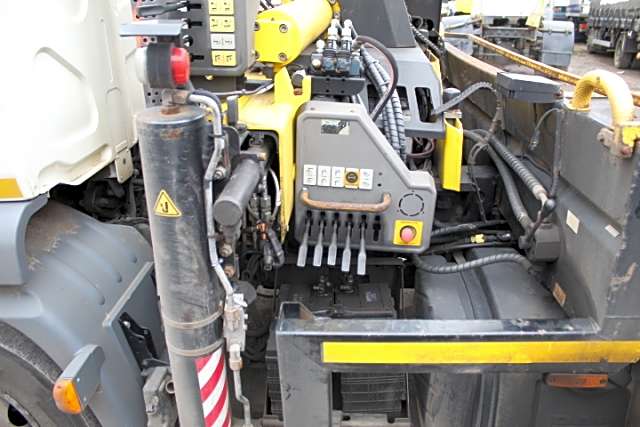 DAF LF 210 Hyva Crane
