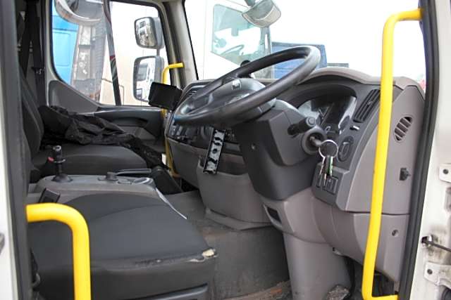DAF LF 210 Hyva Crane
