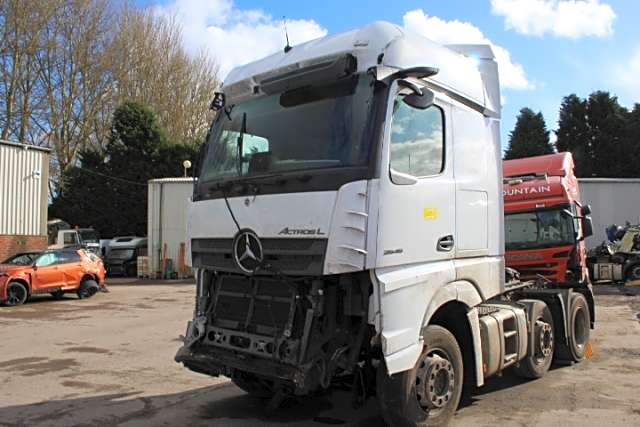 Mercedes Actros 2545