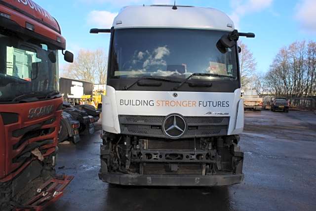 Mercedes Actros 2546