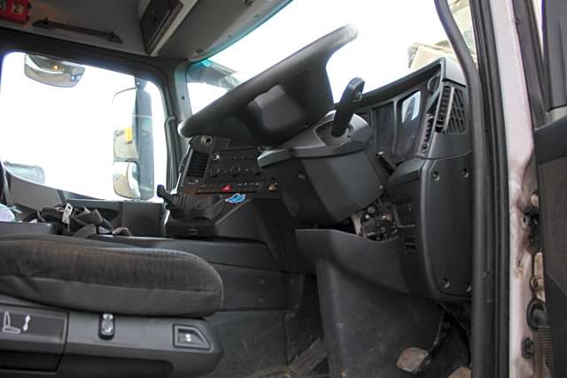 Mercedes Actros 1824