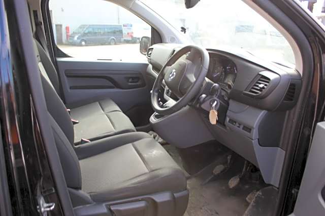 Vauxhall Vivaro F2900