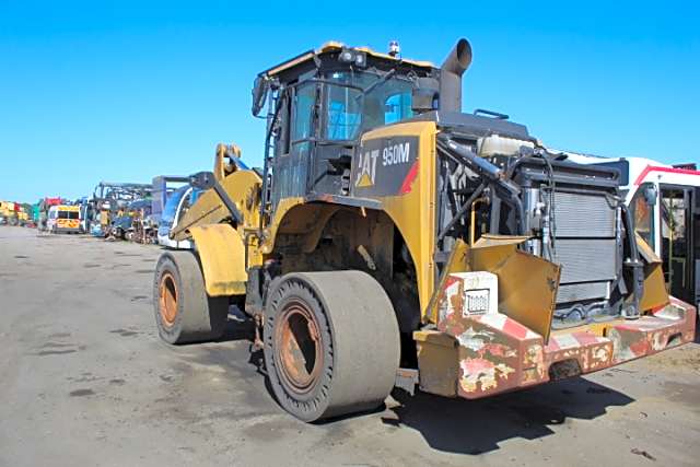 CAT 950M