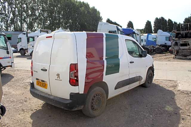 PEUGEOT Partner