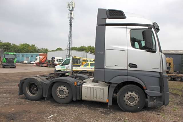 Mercedes Actros 2545