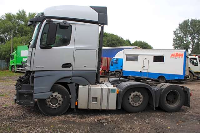 Mercedes Actros 2545