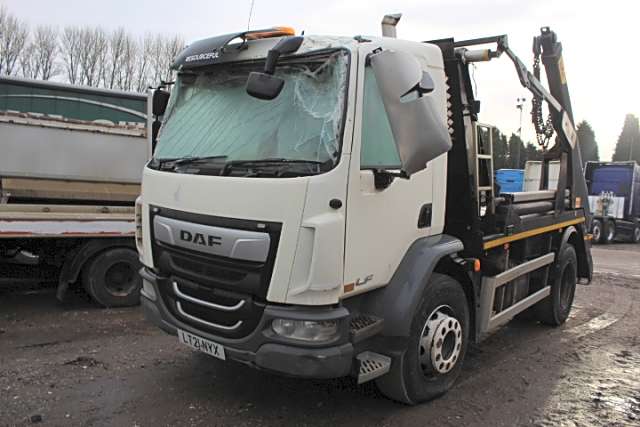 DAF LF Skip Wagon