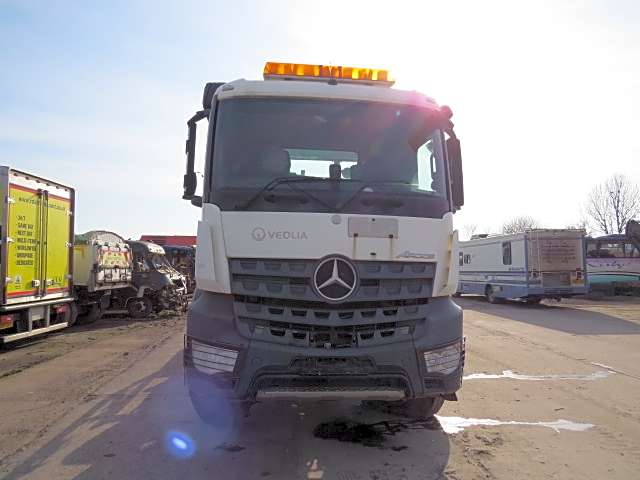 Mercedes Arocs 3236 Hook Load