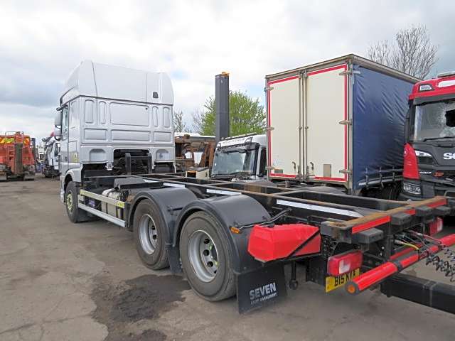 DAF XF 260 Wagon and Dra