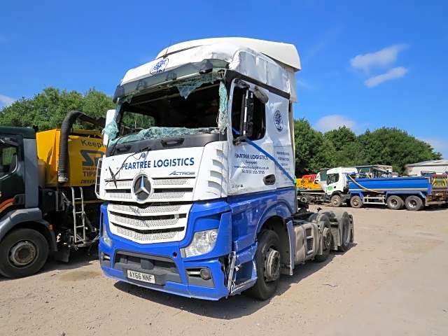 Mercedes Actros 2545