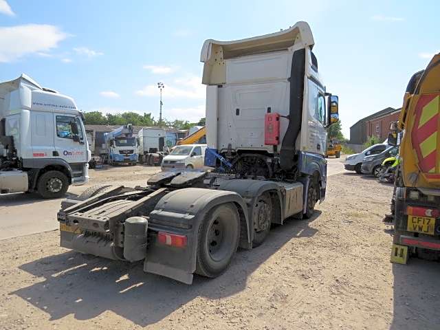 Mercedes Actros 2545