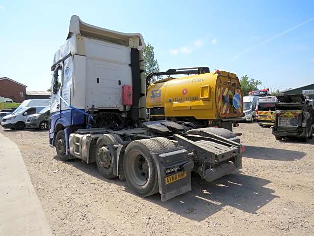Mercedes Actros 2545