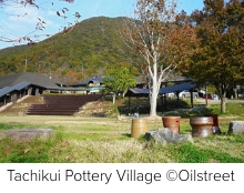 Tachikui Pottery Village