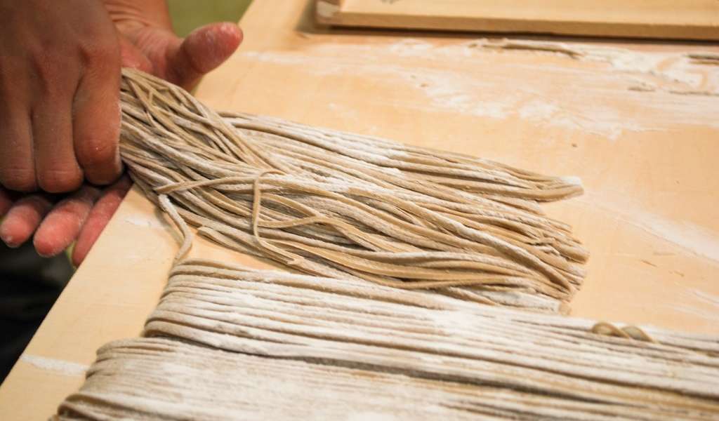 Making of soba noodles