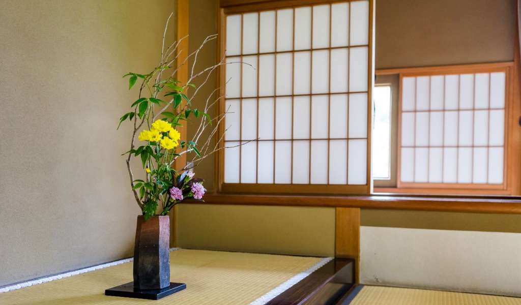 Ikebana in an old traditional Japanese house