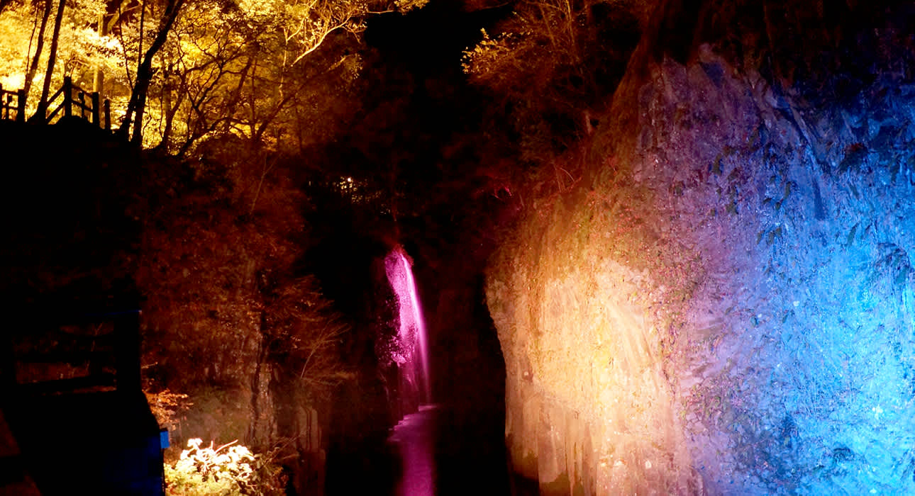 Manai-no-taki Waterfall in Takachiho gorge