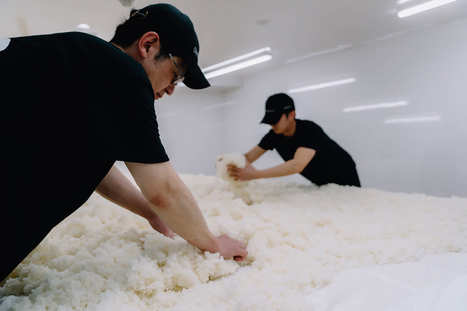 ohmine sake brewery workers