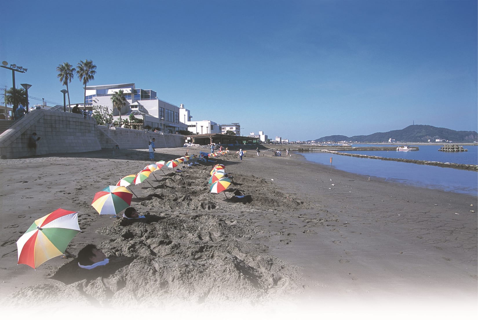 Hot Spring Sand Bath Experience | National Parks of Japan