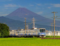 How to travel by train and bus in Japan 