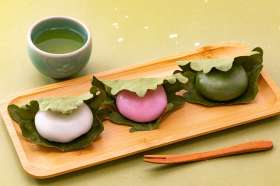 rice cakes filled with sweetened bean jam