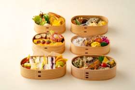 traditional wooden lunchboxes