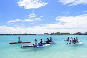 yoga in paddleboard