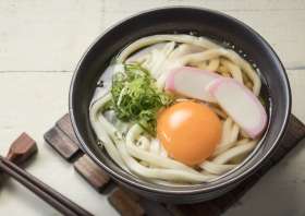 tsukimi udon noodles