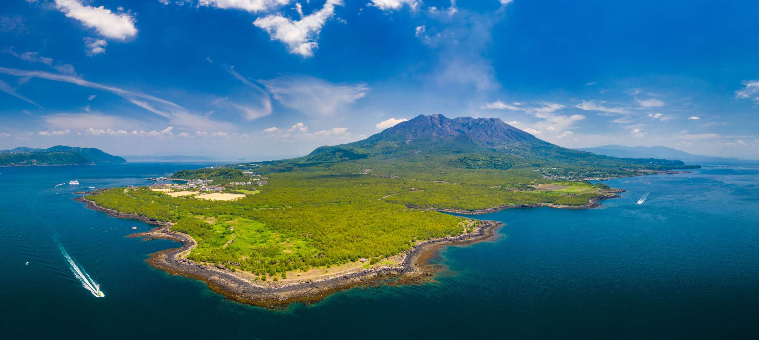 L'île de Yakushima au Japon vue du ciel