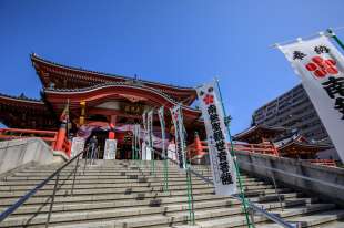 the striking Buddhist temple of Osu Kannon in Osu’s Niomon Dori shopping street