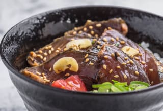 Katsuo No Tataki Experience Searing Bonito Over An Open Flame Travel Japan Jnto