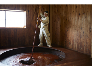 making Yuasa soy sauce in Wakayama Prefecture