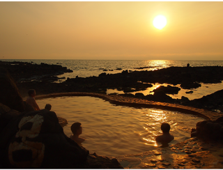 Koganezaki Furofushi Onsen located in the west of Aomori Prefecture