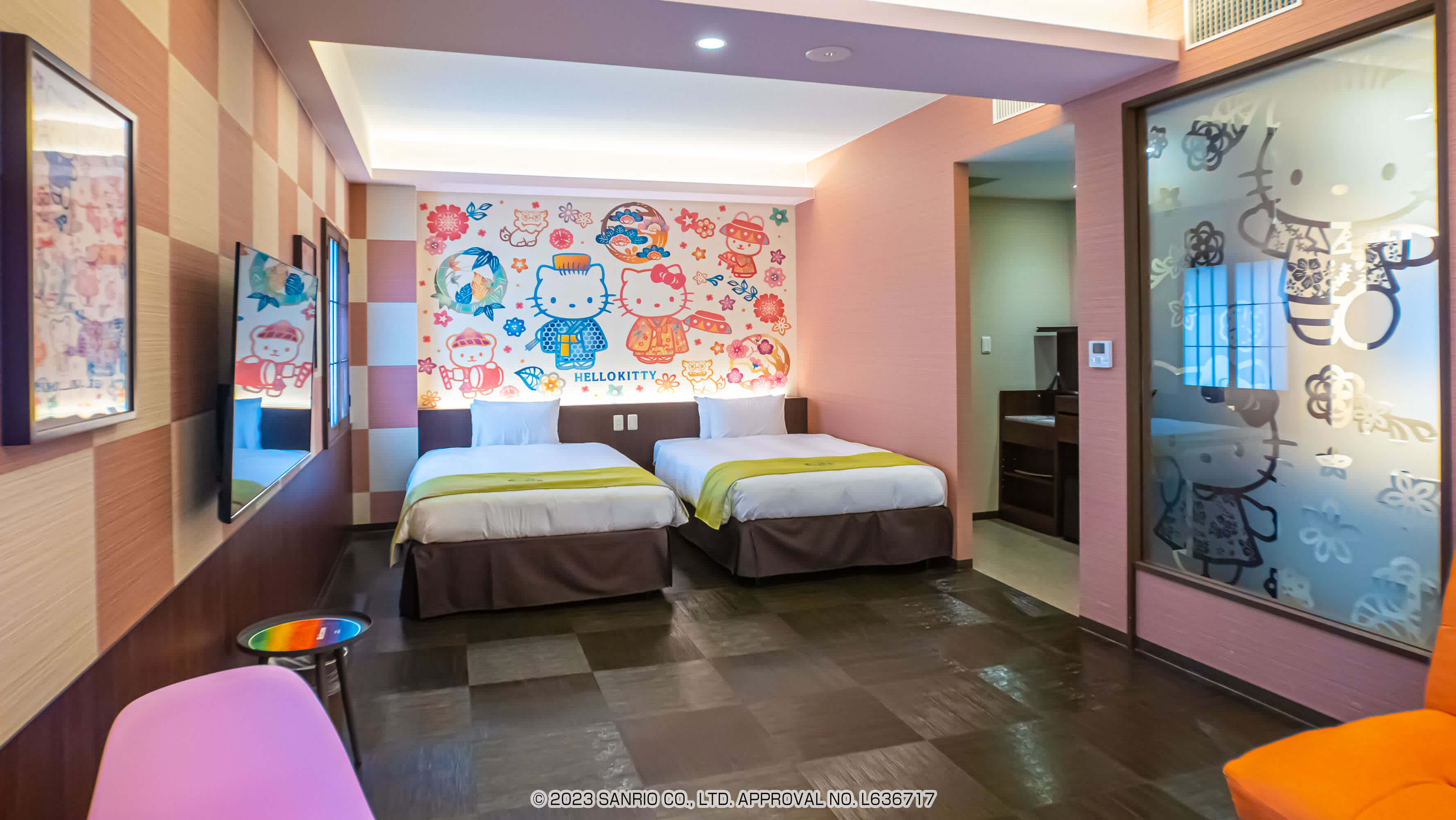 hello kitty room hotel okinawa