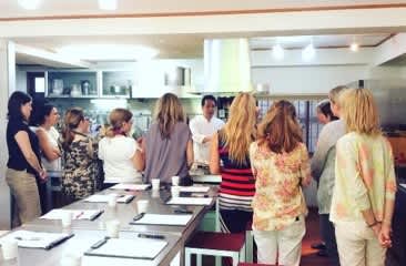 Hifumi-An restaurant offers international guests lessons