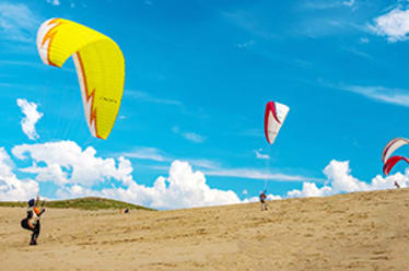 Paragliding in the Tottori Sand Dunes