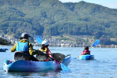 Kayaking in Lake Suwa