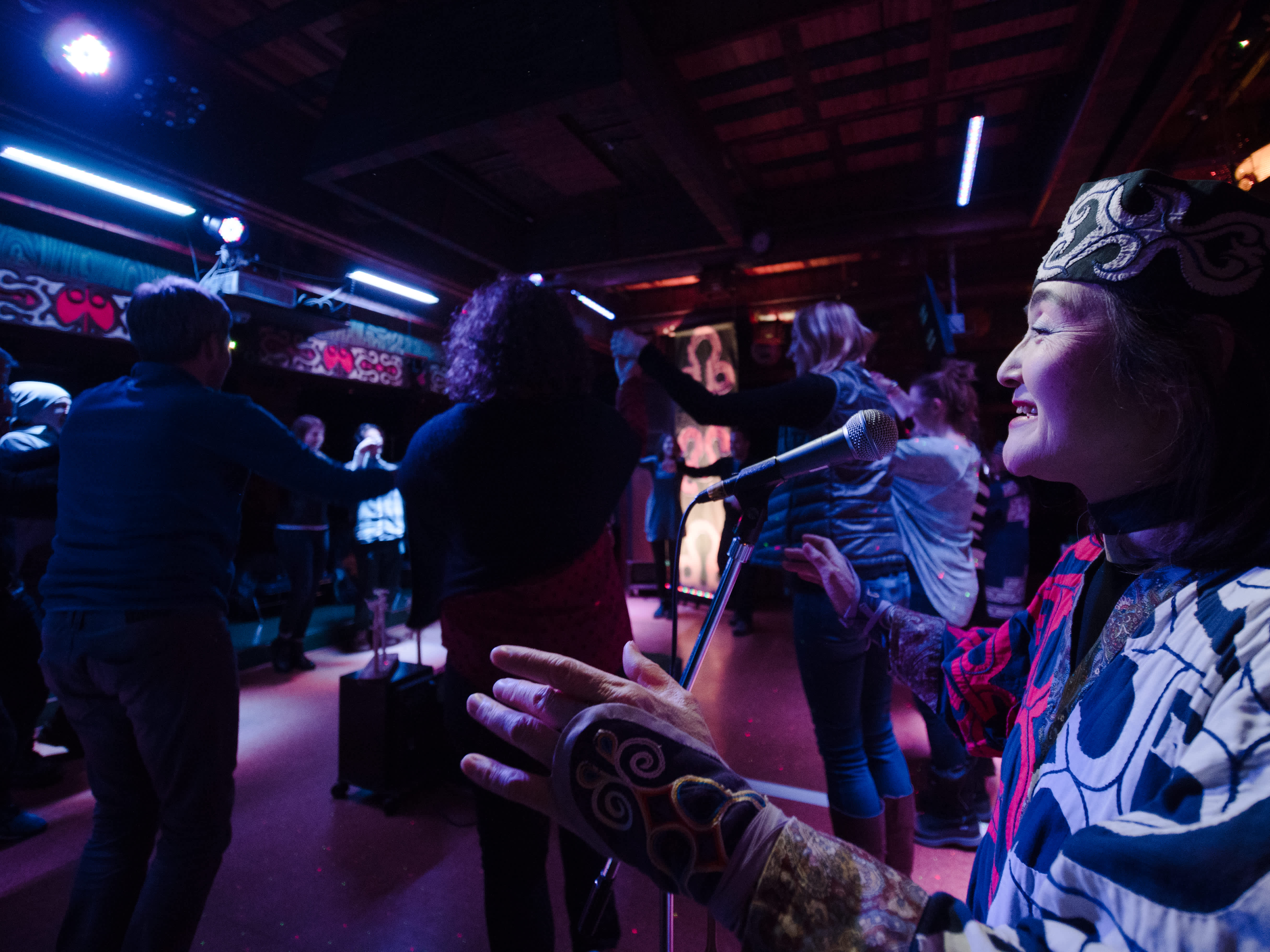 spectacle contemporain Ainu voyage Hokkaido