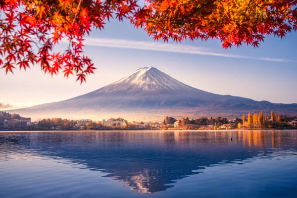 9 spectacular places to see autumn leaves in Japan