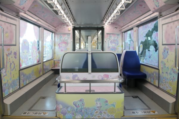 The Kiki & Lala Monorail (Tokyo Monorail)