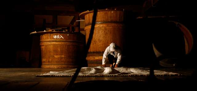 making sake that soars the skies in Matsue