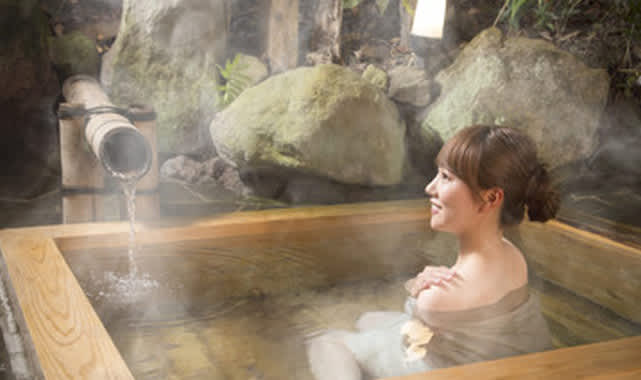 zenshin-yoku in onsen hot springs