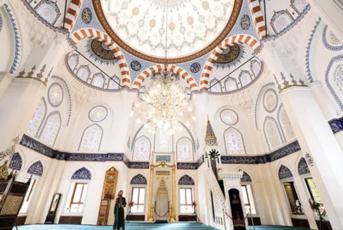 Visit Shibuya, Tokyo’s Cultural Hub with Muslim-Friendly Options