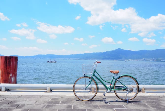 Marvel at the Wonders of Lake Biwa While on a Bike