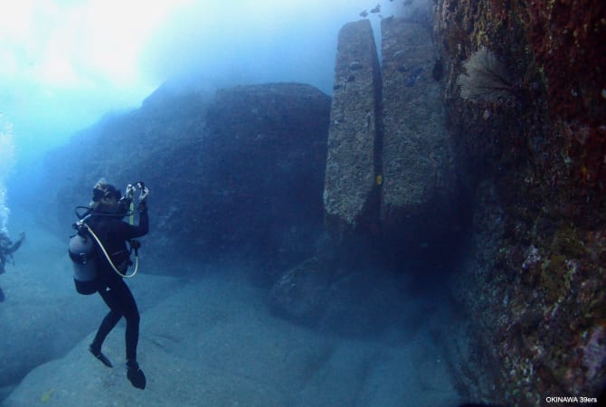 Tauchen in den Unterwasserruinen von Yonaguni