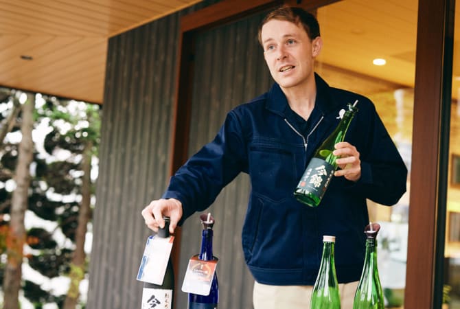 나가노의 주조회사에서 수행 중인 뉴질랜드인에게 듣는 일본술 입문